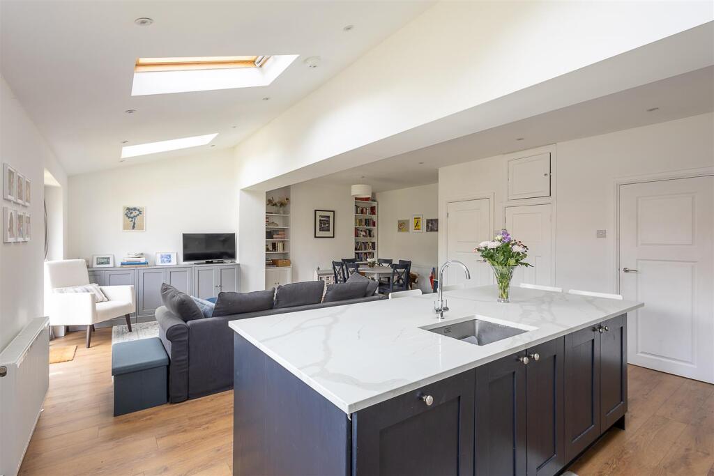 Open Plan Kitchen Reception