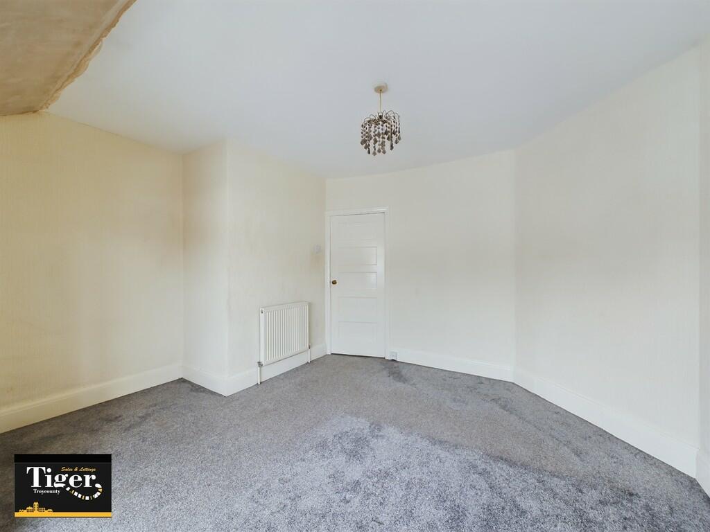 CAM02176G0-PR0318...