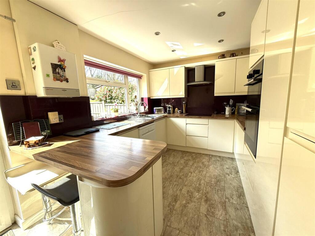 14 beech kitchen.jpeg