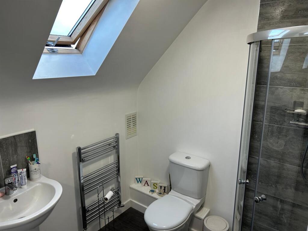 BEDROOM ENSUITE