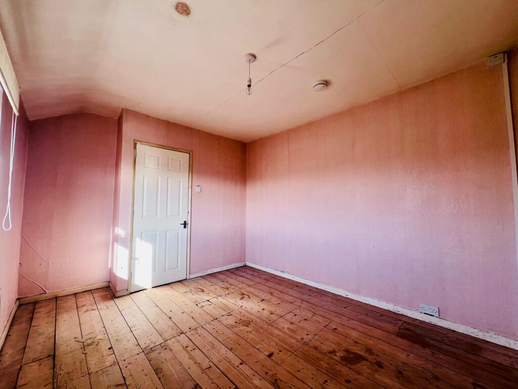 BEDROOM2.jpeg