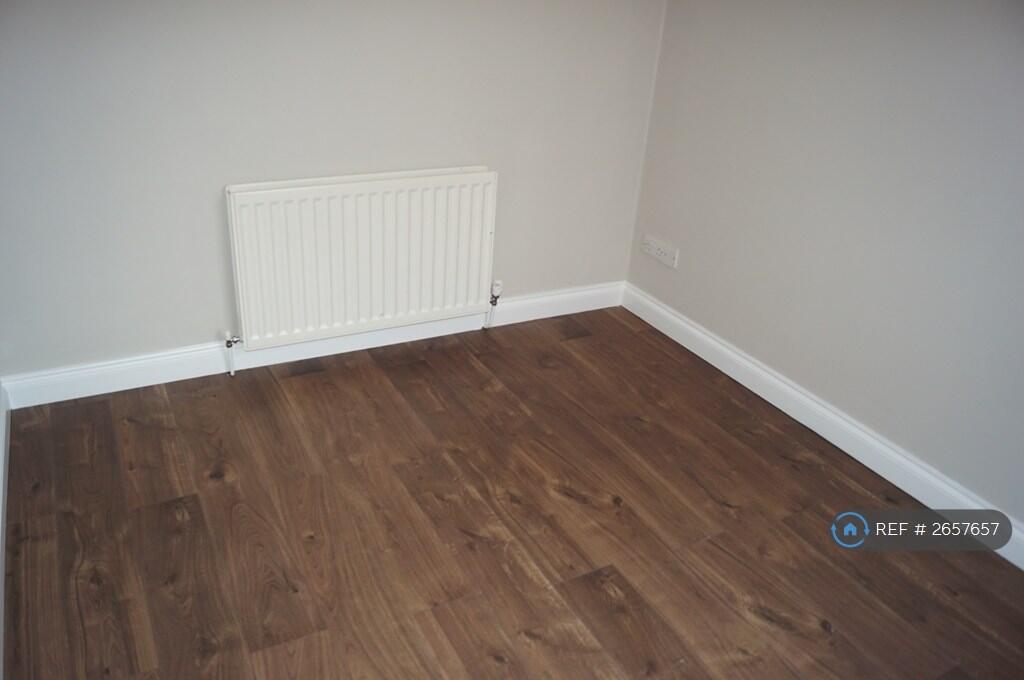 Bedroom Photo 3