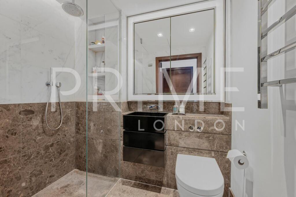 BATHROOM2llp (1).jpg