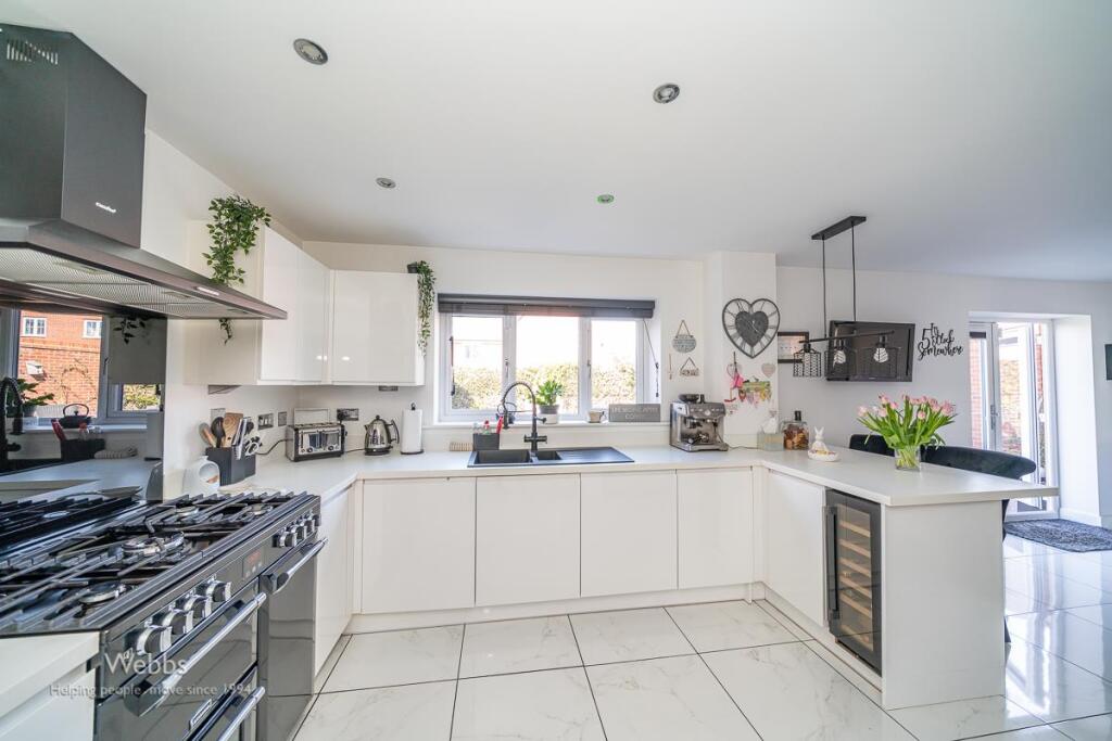 kitchen/dining and family area