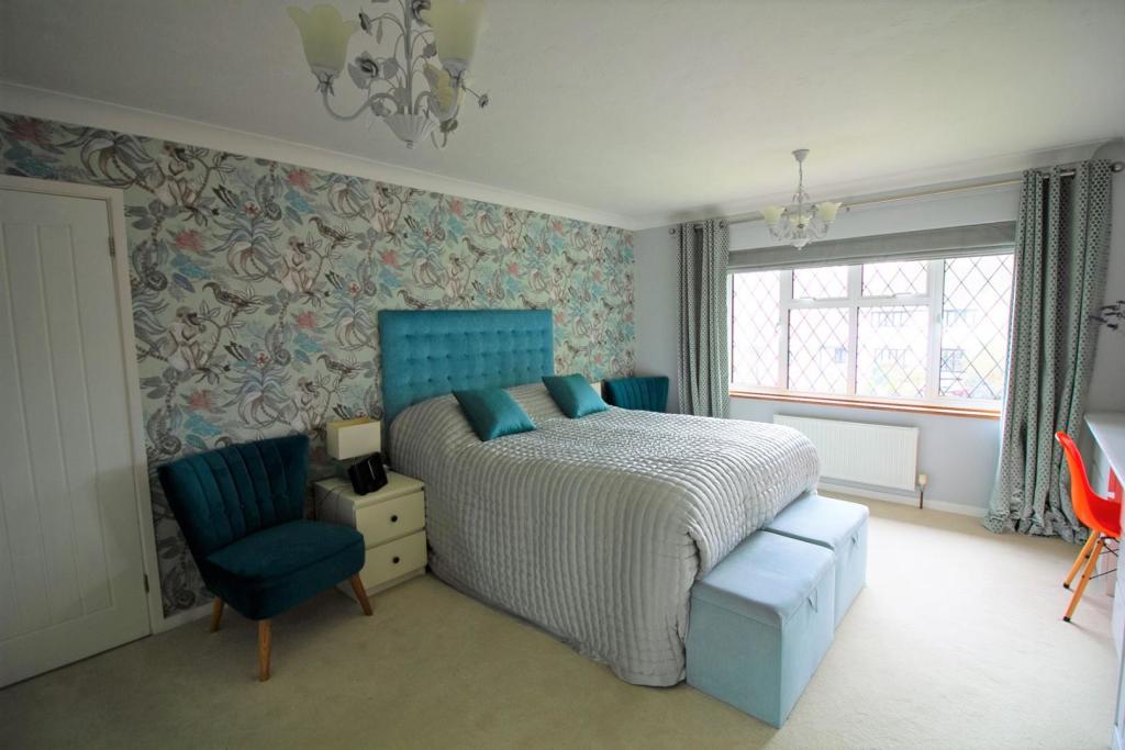 10 the close bed 1.jpg