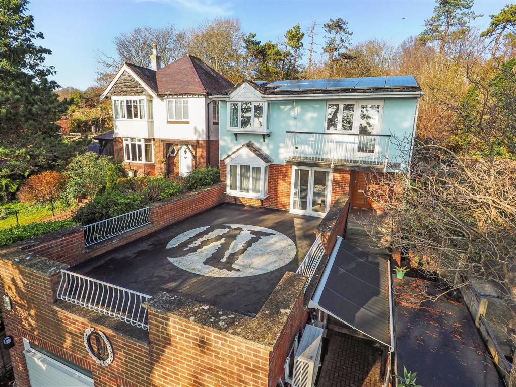 28 foot Sun Terrace With Southernly Views