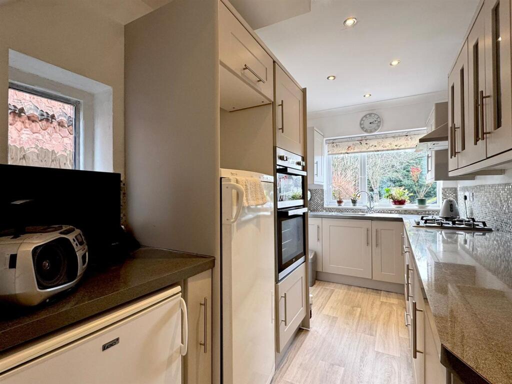 Kitchen (1).jpg