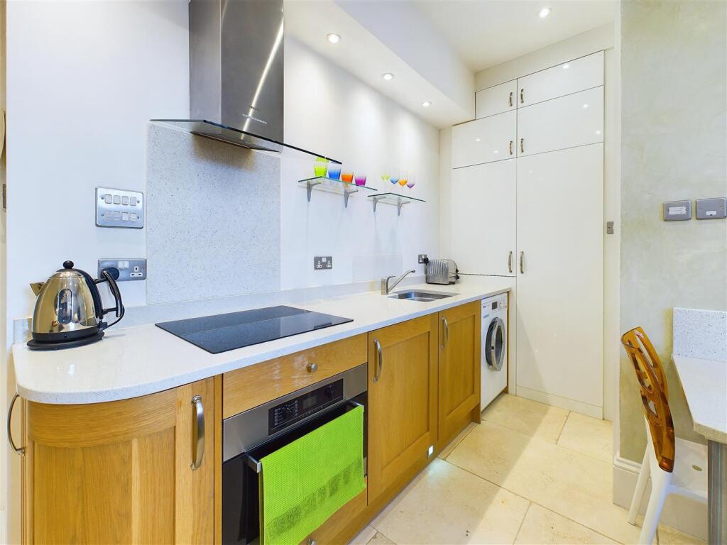 SITTING/DINING ROOM/KITCHEN