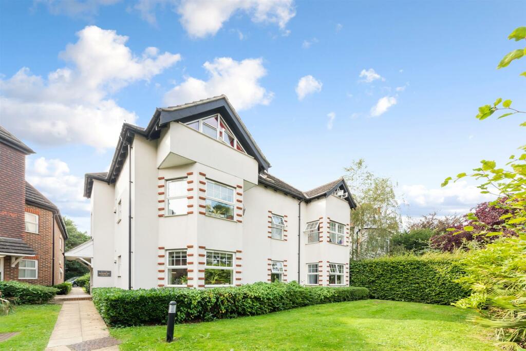ROSEBURY COURT