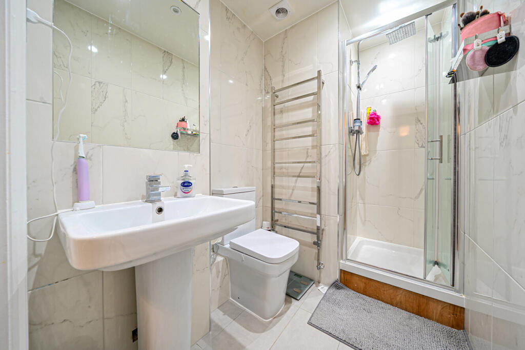 1393608-13-6942b1...