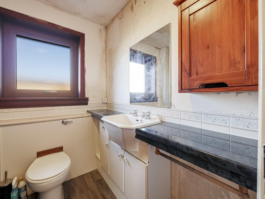 Bathroom 1-1
