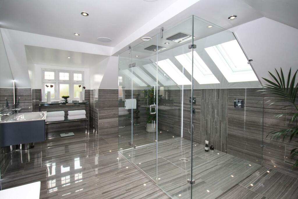 15 Master EnSuite-3.jpg