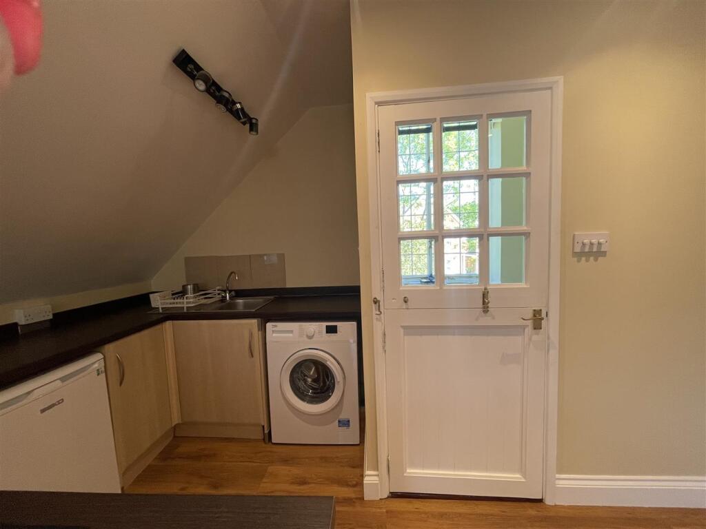 kitchen 3.jpg