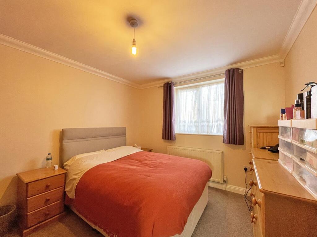 Austin Crescent 292 - Bed 1 Front Page.jpg