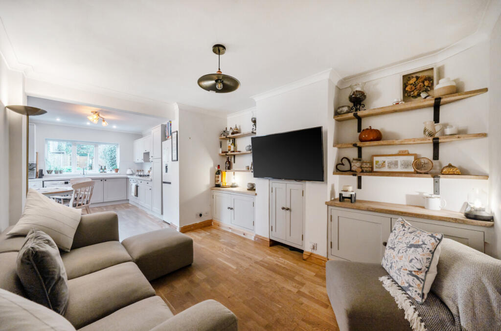 1374779-14-693c11...