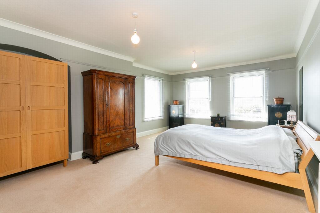 Principal bedroom