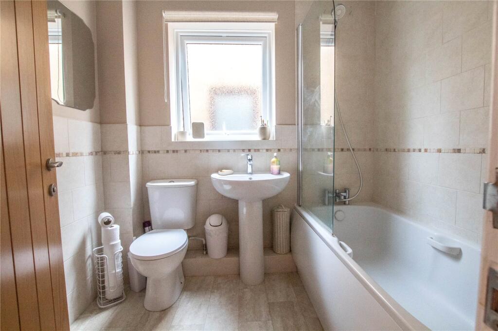 Family Bathroom.