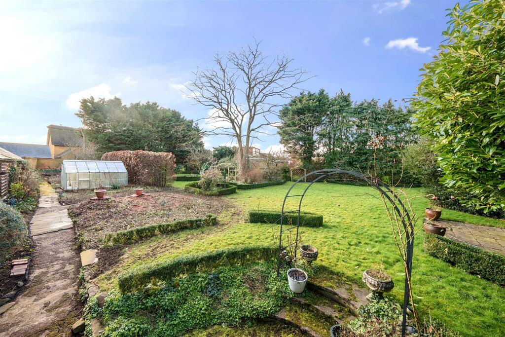 Danesfield, Rothersthorpe