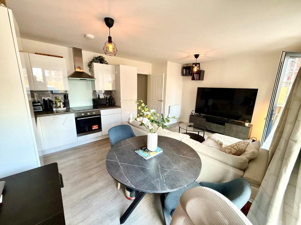 lounge 2.jpg