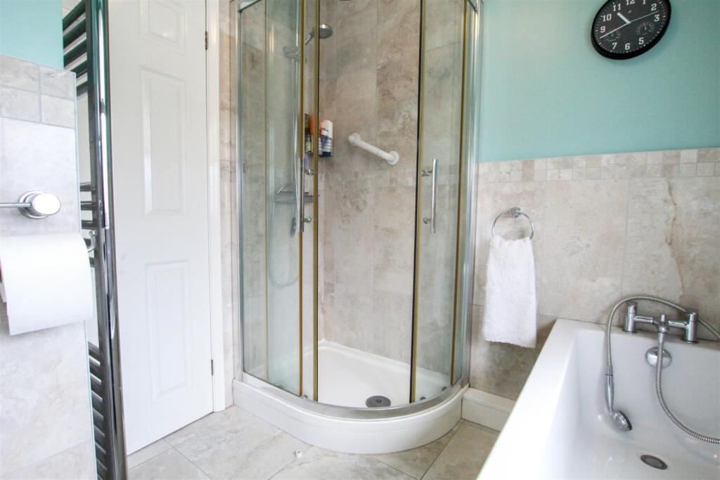 Bathroom-3-.jpg