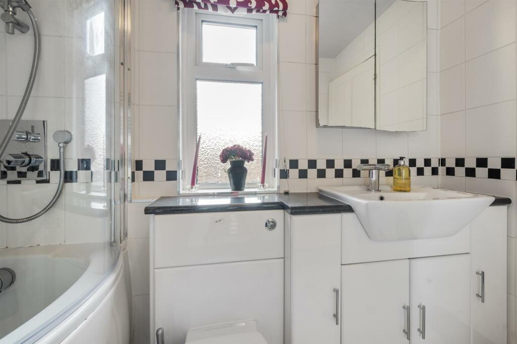 Bathroom - vanity unit.jpg