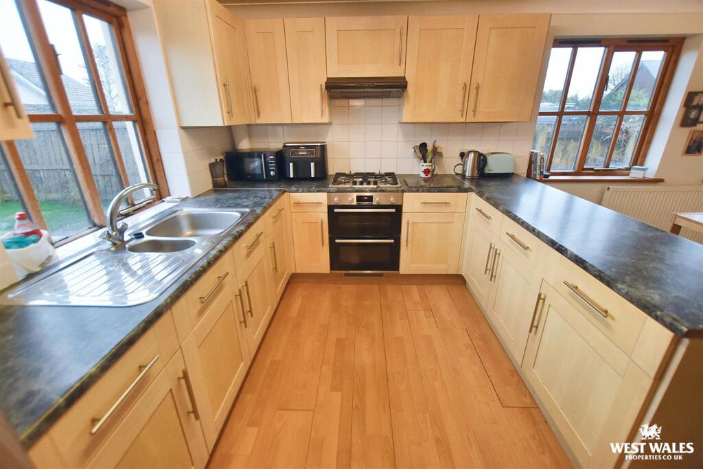 9 - 2025-11-16T203121.992.jpg