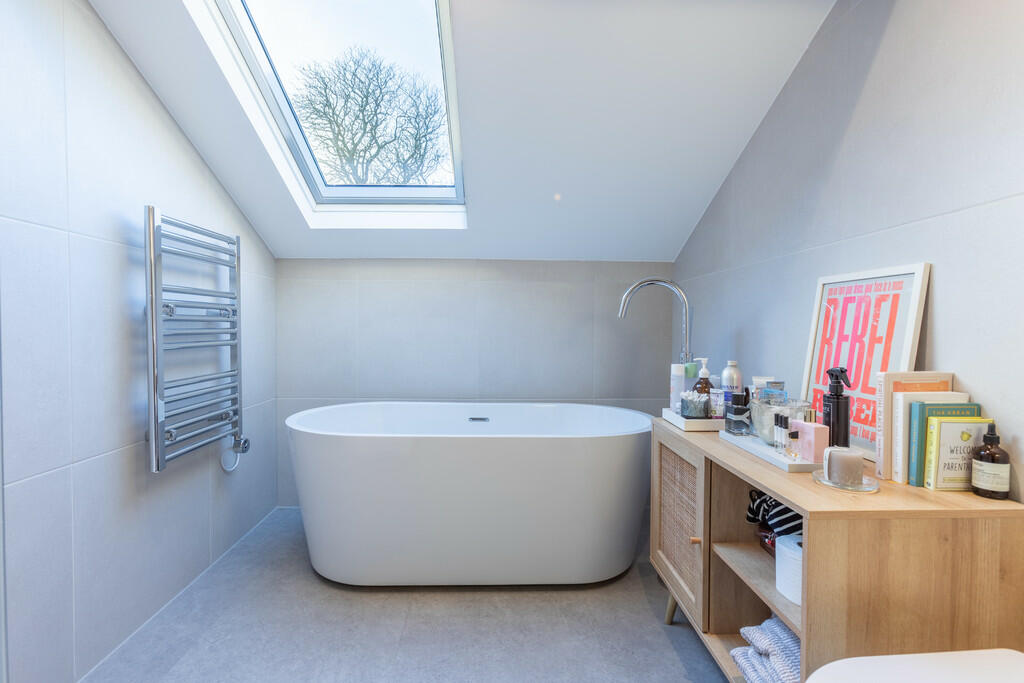 En-Suite Bathroom