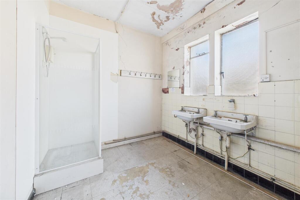 27 Eastover, Bridgwater, Somerset TA6 5AW | Freeho