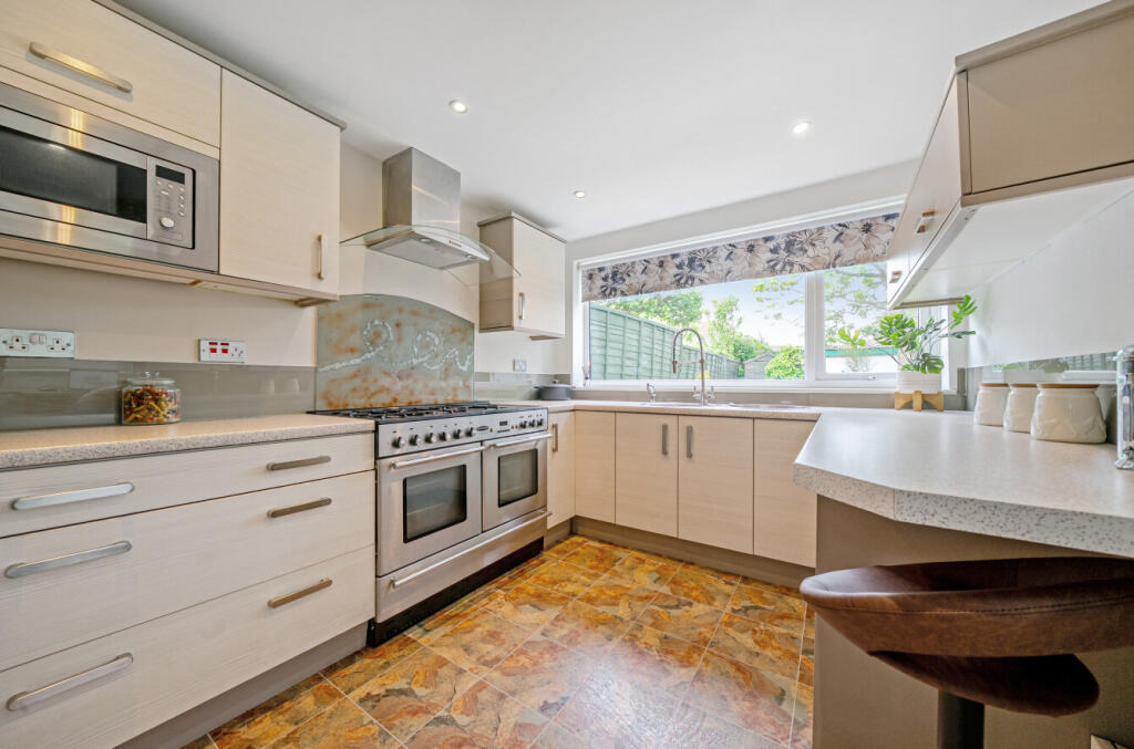 10-681ce40c87265-1286429-ARW-10