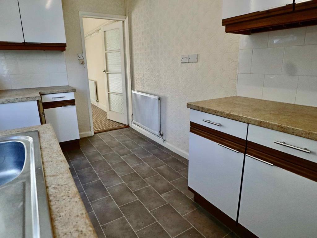 kitchen1.jpg