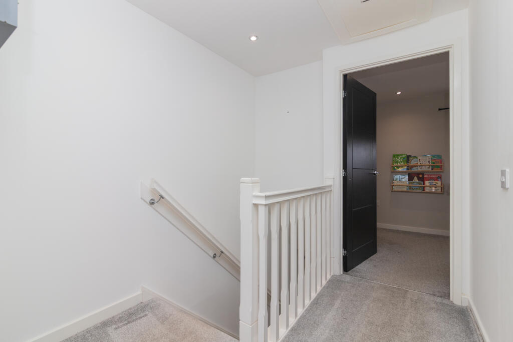 28 Langroods circle-27