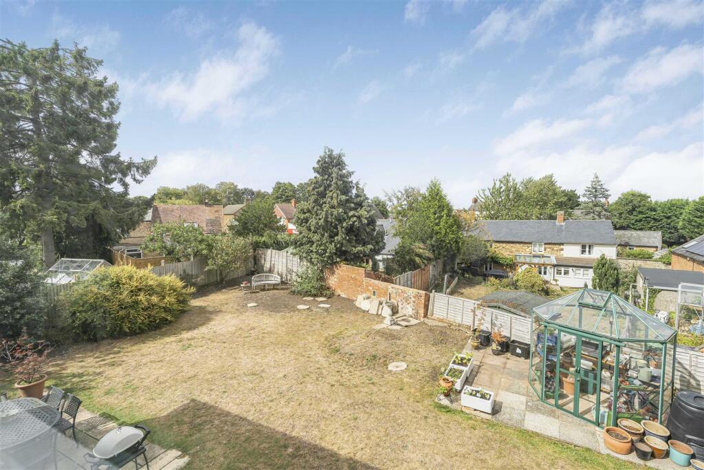 10 Orchard Close