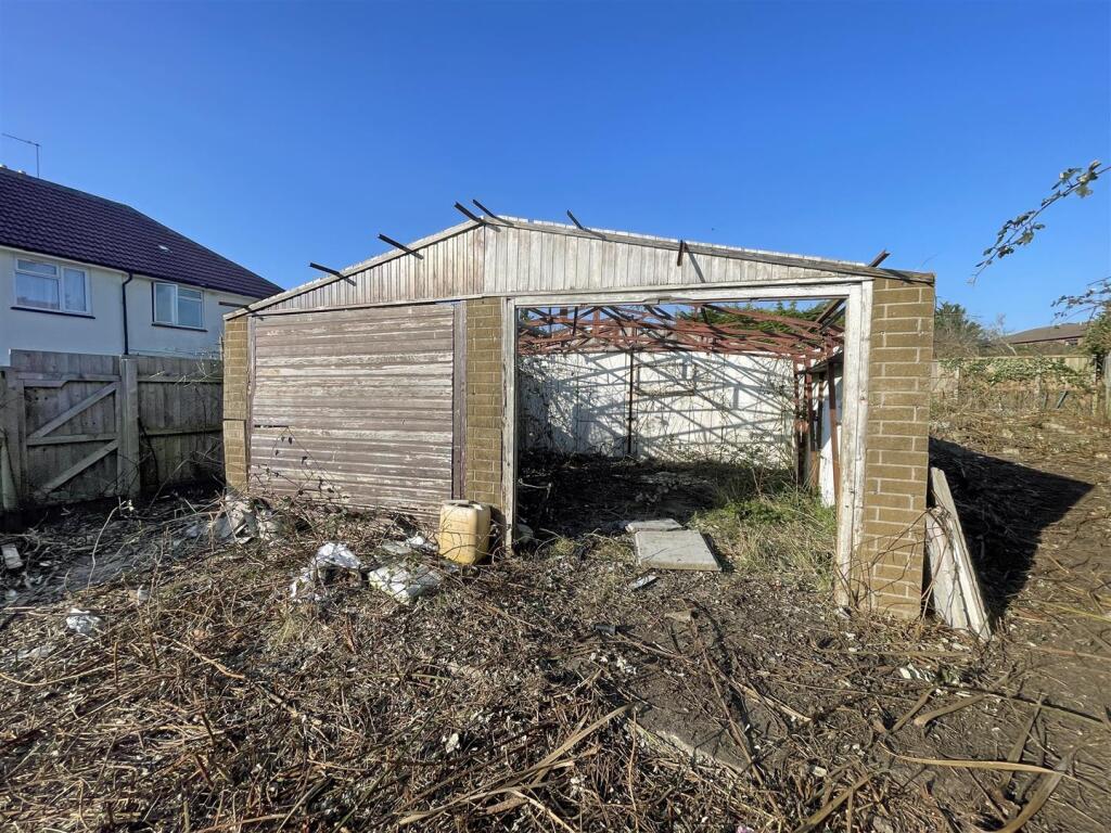 2 - Building Plot for Auction, Lockleaze.JPG