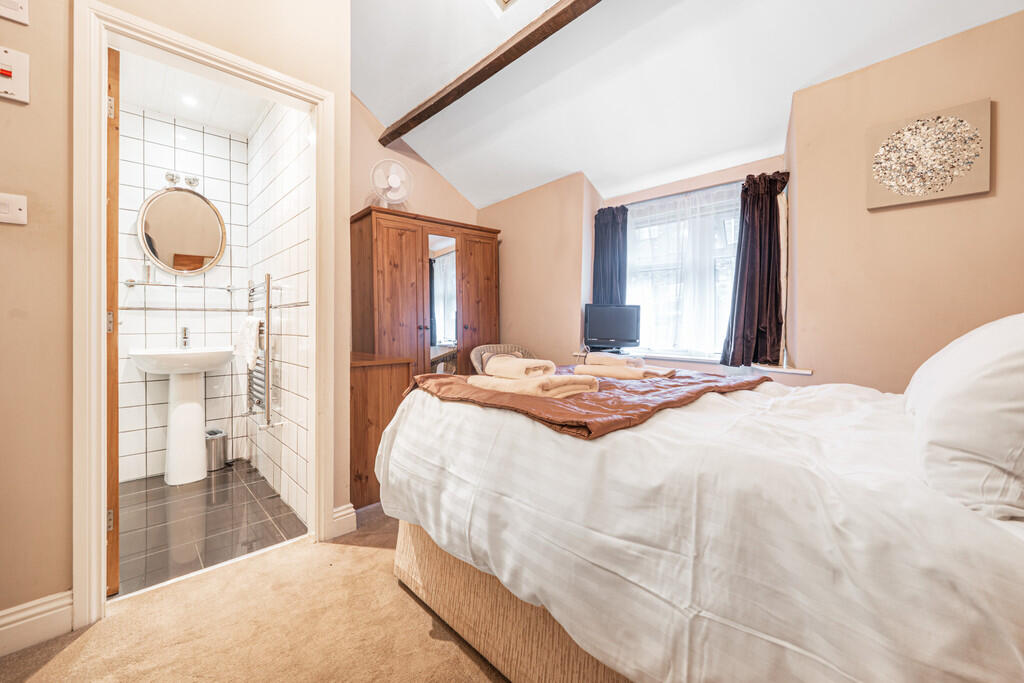 Bedroom 1 with en...