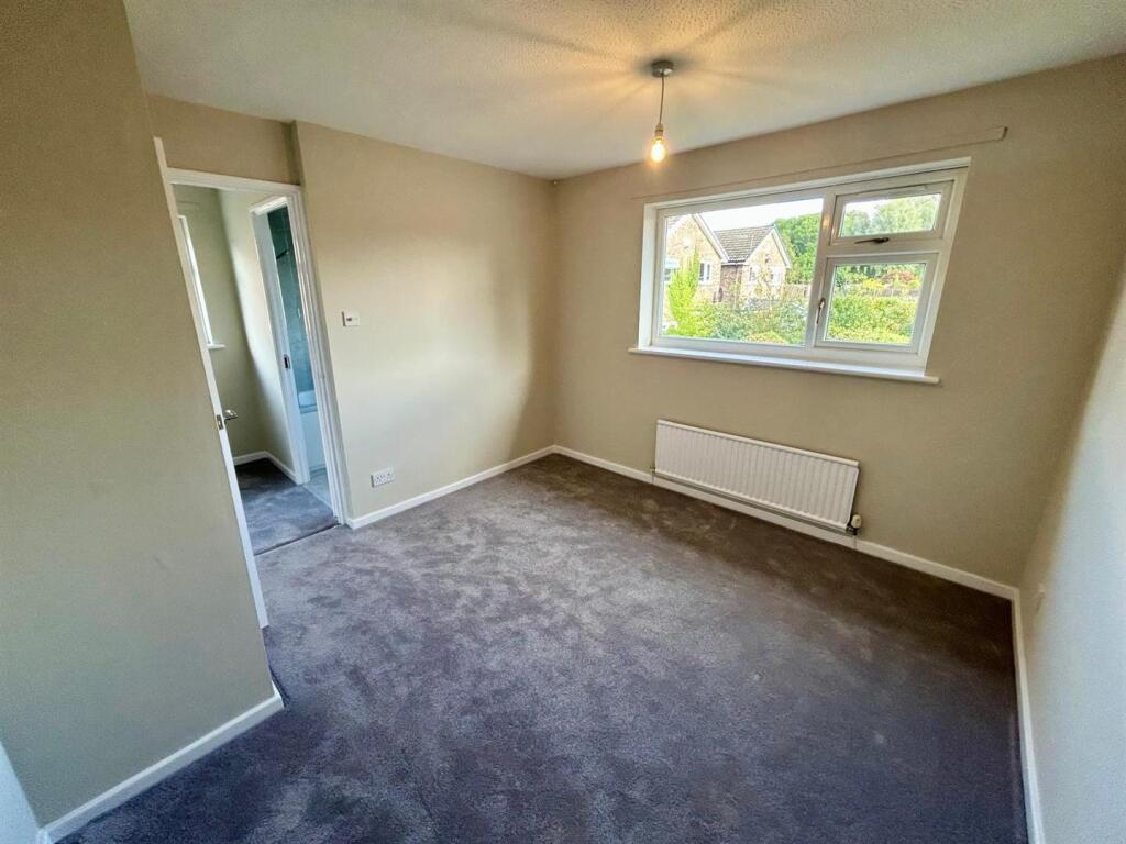 WhatsApp Image 2025-09-09 at 16.04.53_202cc8b8.jpg