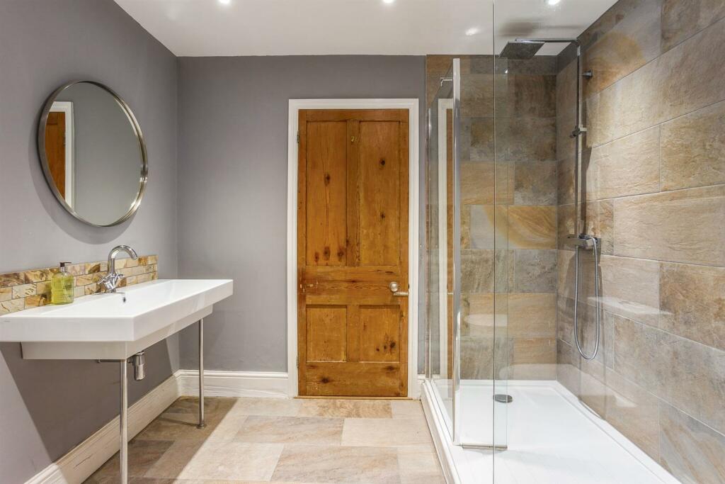 70904_Orwell Villa (22)_low.jpg