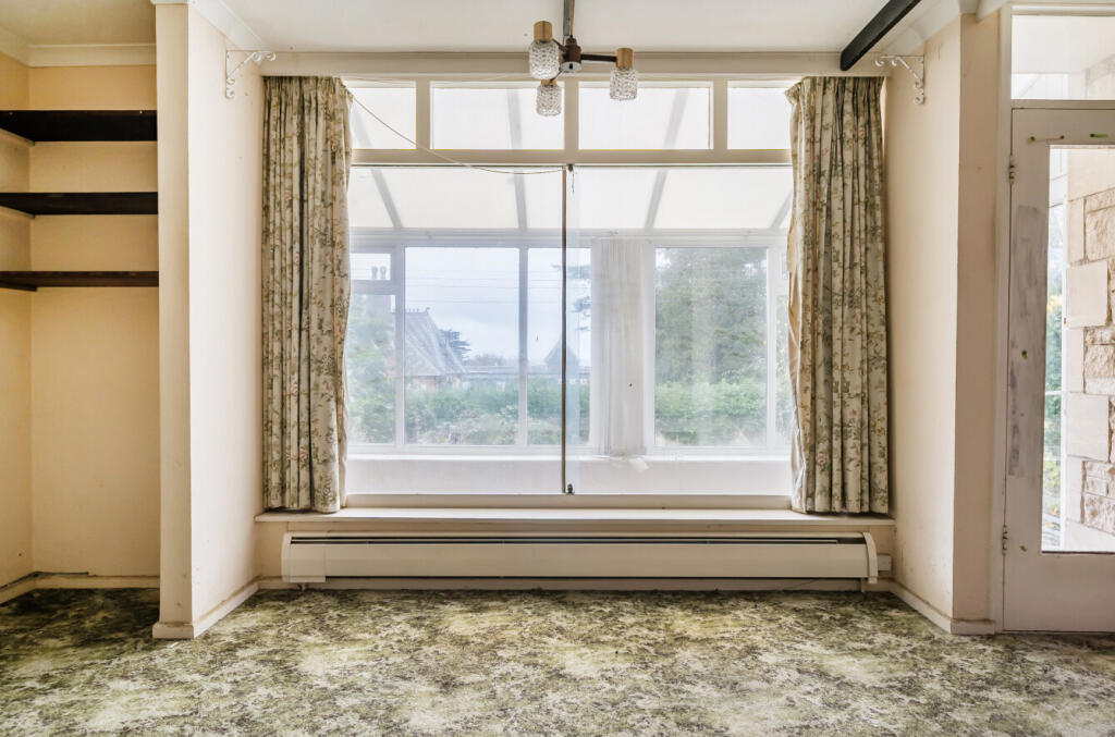 1374896-14-6904ac...