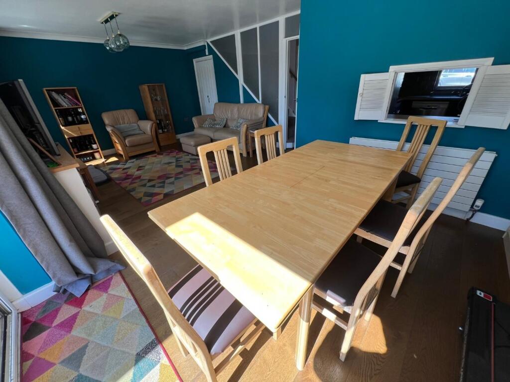 lounge diner