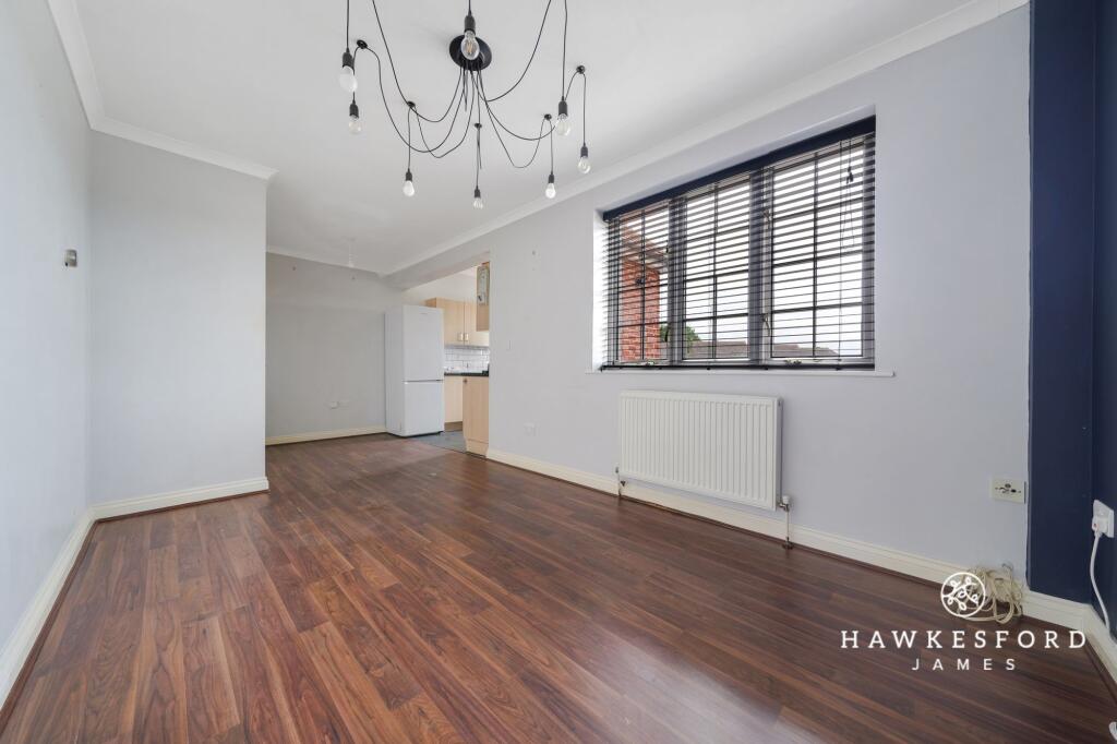 Crown Road, Sittingbourne - Lounge