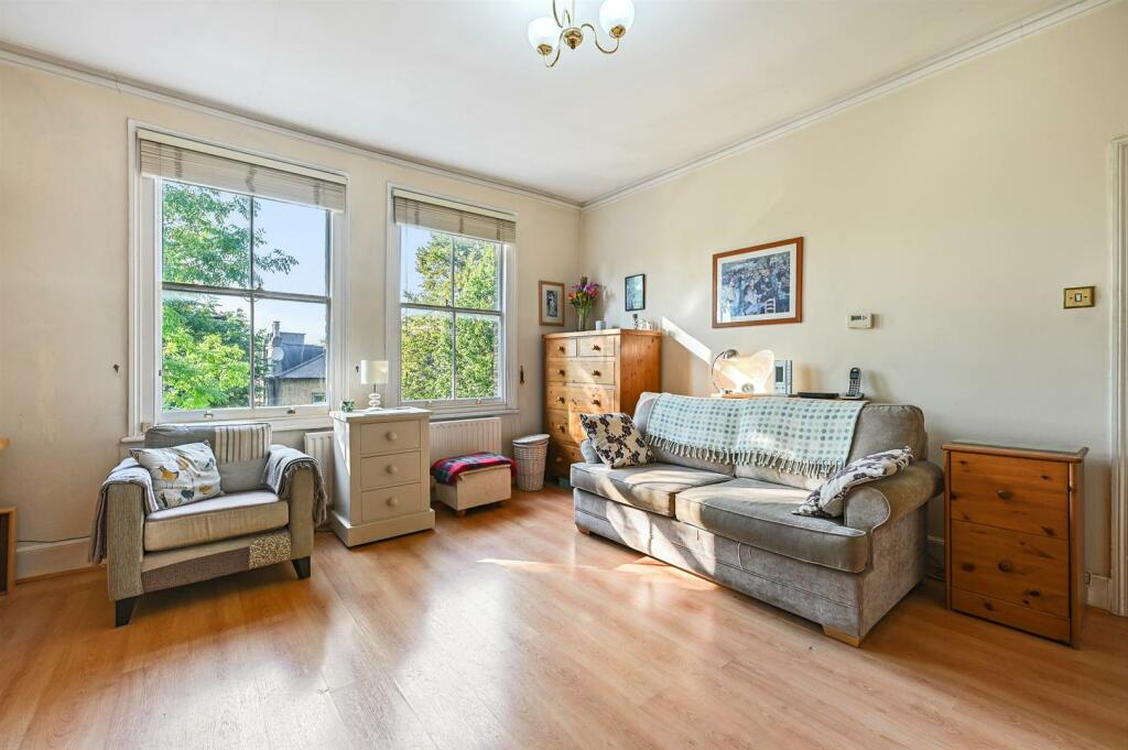 REE - Flat 5, 27 Eaton Rise - StudioA3 (1).jpg