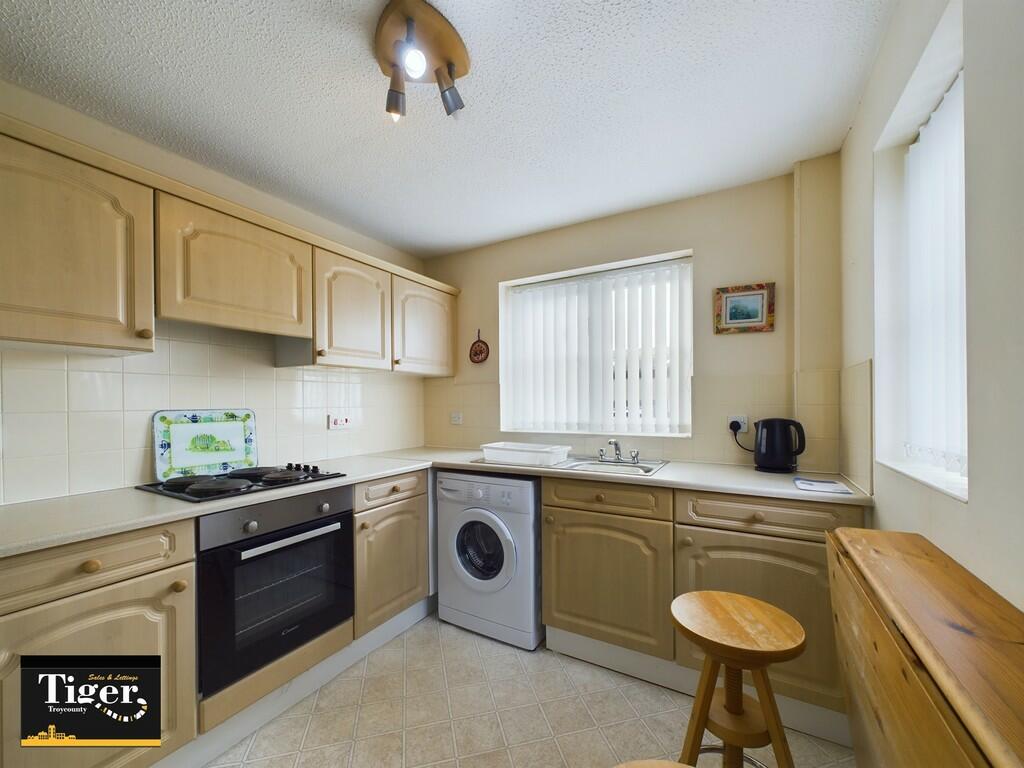 CAM02176G0-PR0189...