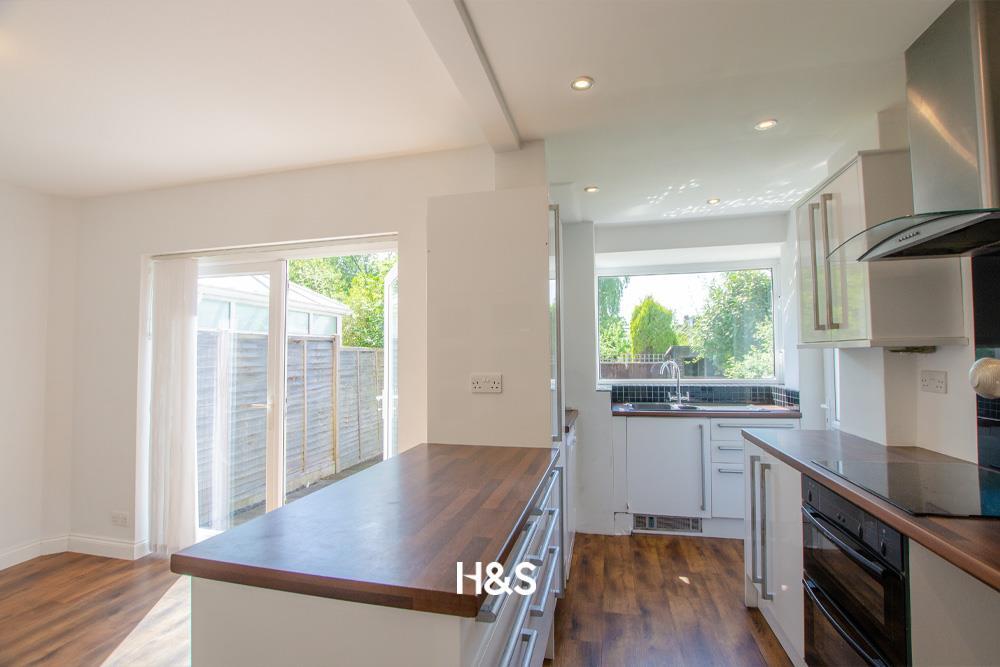 29 Hurdis Road - Kitchen.jpg