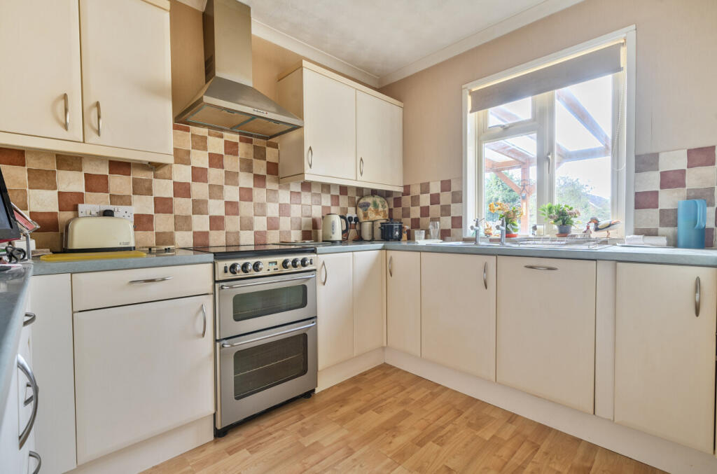 1330143-15-688744...