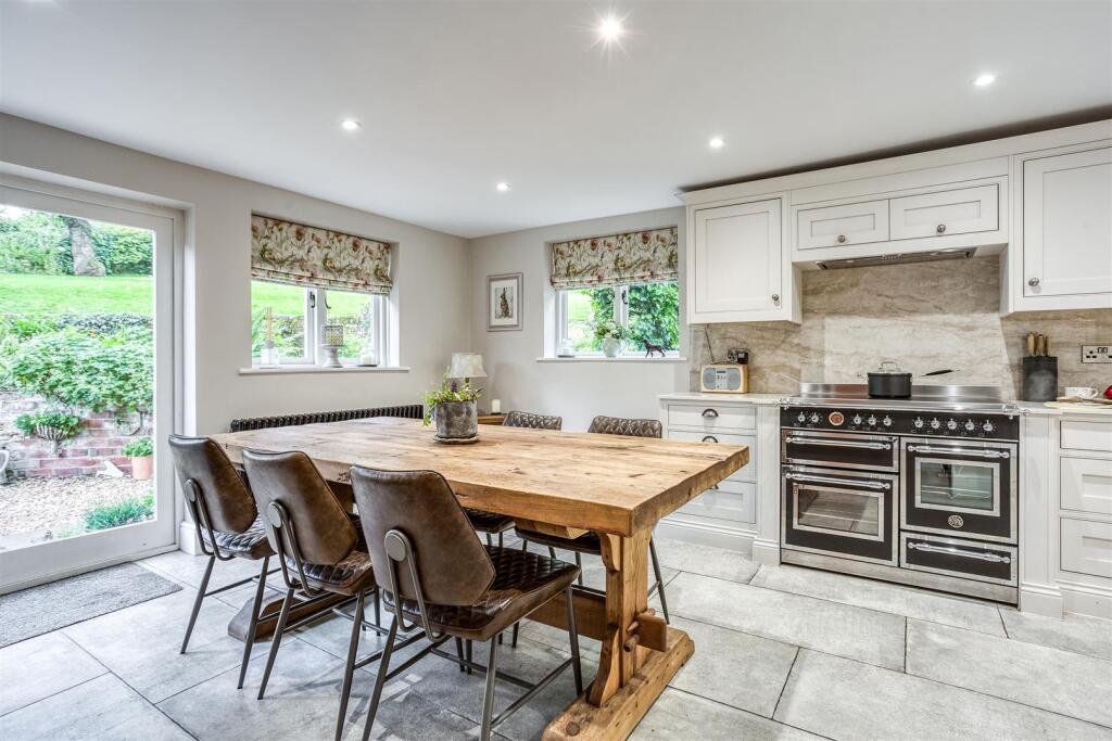 Living Kitchen/Dining Room