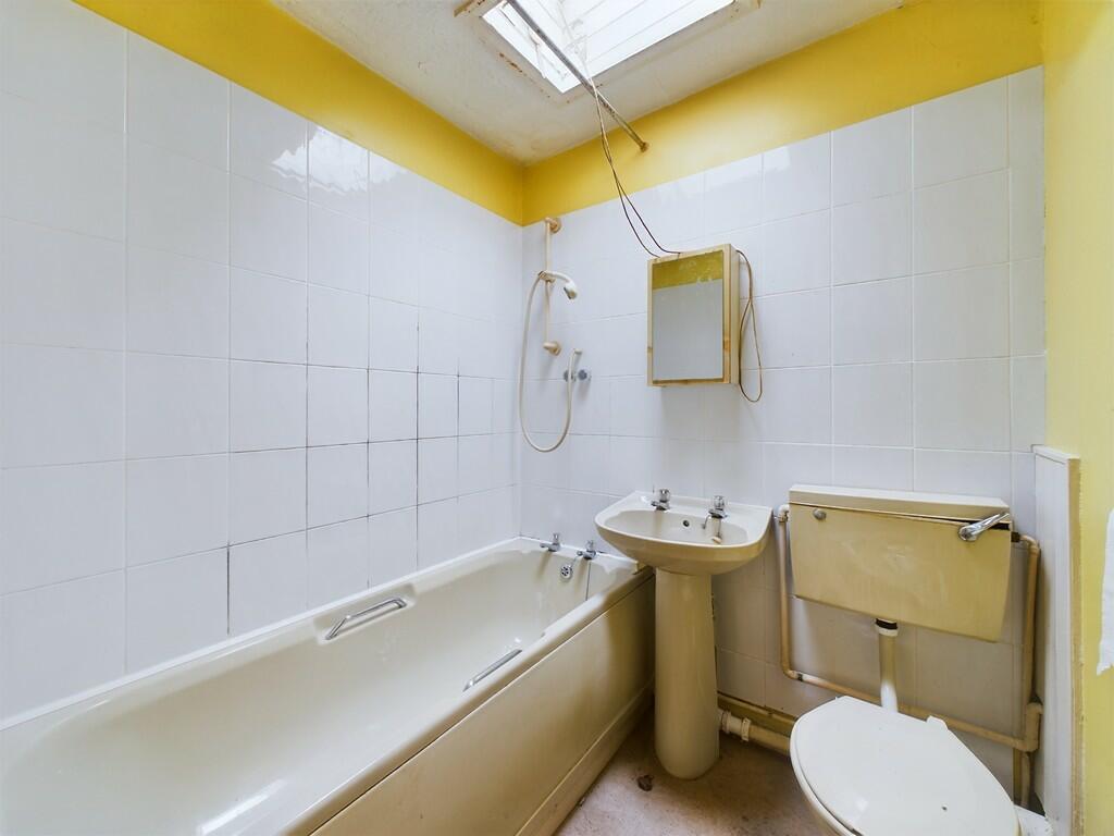 CAM02089G0-PR0376...