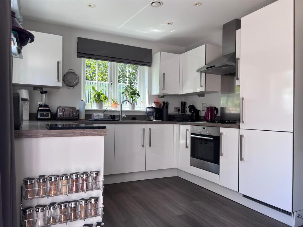 kitchen2.jpg