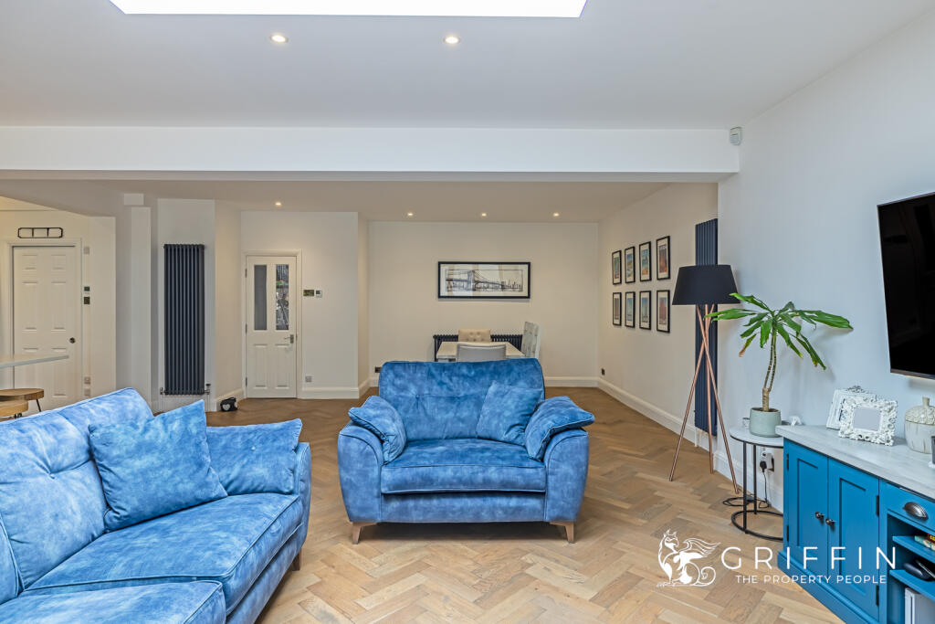 Kitchen &amp; Dining