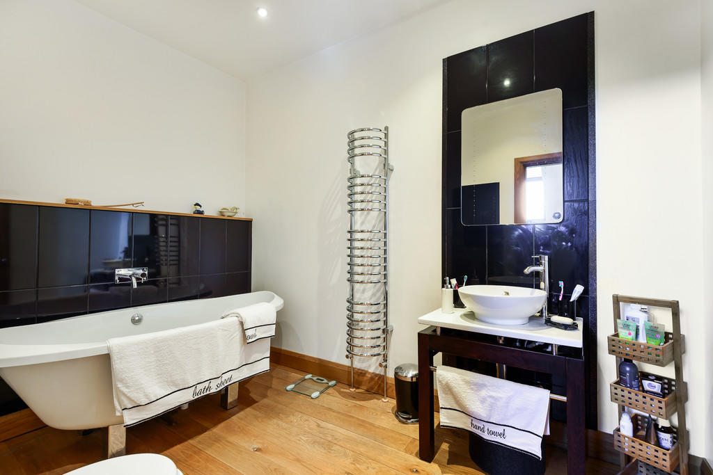 En-Suite Bathroom