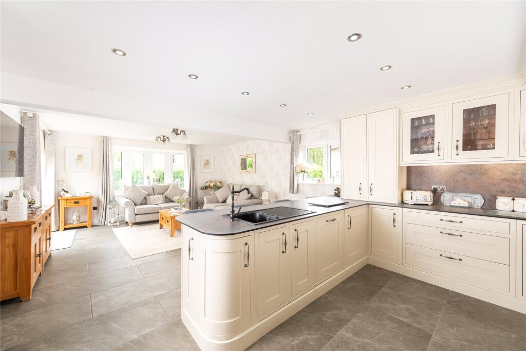 Kitchen/Breakfast Rm