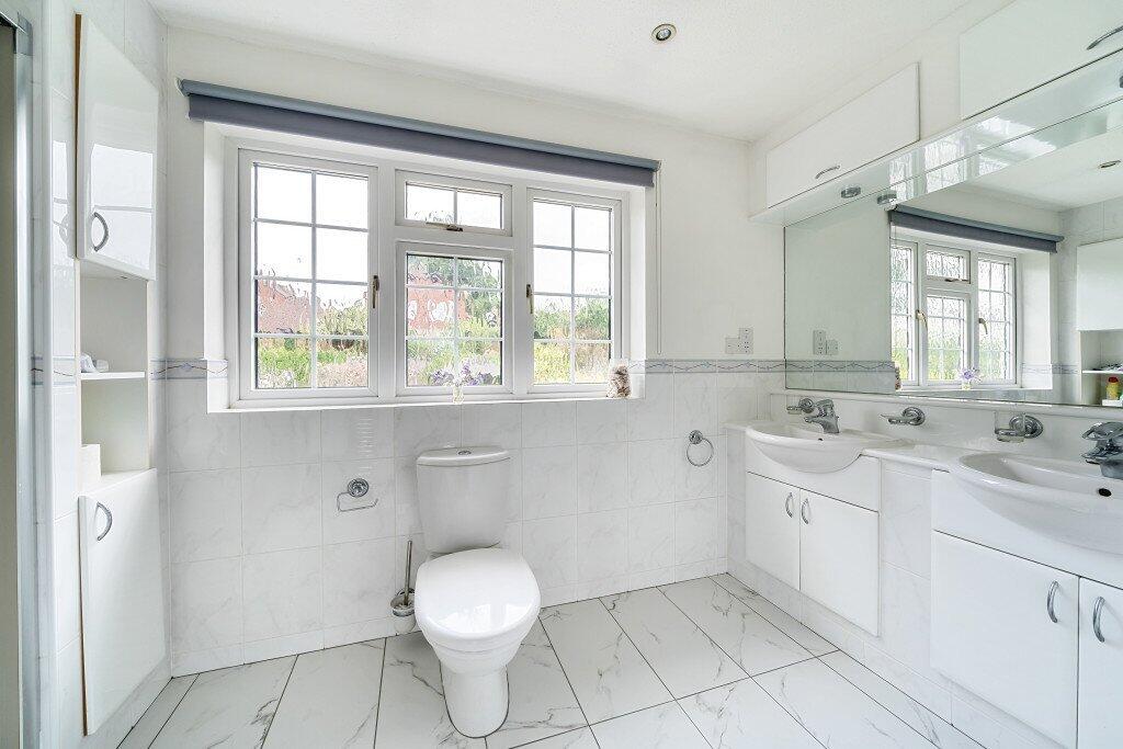 En Suite Bathroom